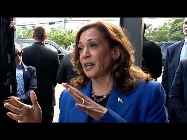 VP Kamala Harris stops into Primanti Bros. Restaurant in Moon Twp, ...